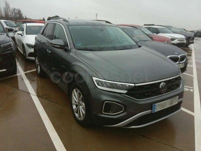 Usado VW T-Roc Life 150 CV (110 kW) 2023 Gris / plata SUV