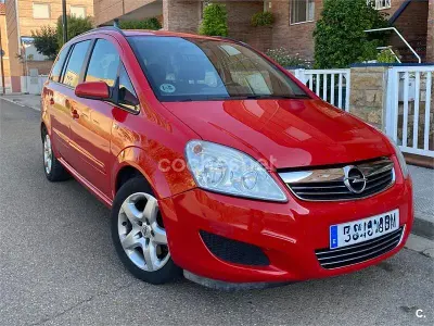 Usado Opel Zafira Essentia 100 CV (73 kW) 2008 Rojo Monovolumen