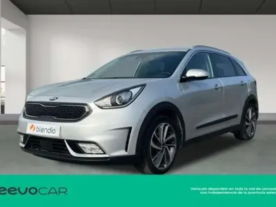 Usado Kia Niro 141 CV (103 kW) 2016 Plateado SUV