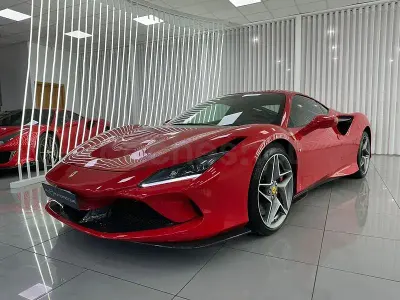 Begagnad Ferrari F8 720 HK (529 kW) 2020 Röd Sportkupé