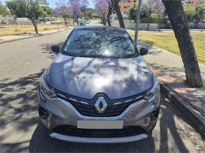 Usado Renault Captur Evolution 140 CV (102 kW) 2021 Gris / plata SUV