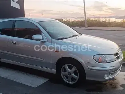 Usado Nissan Almera 110 CV (80 kW) 2001 Gris / plata Berlina