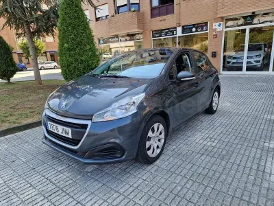 Usado Peugeot 208 Access 82 CV (60 kW) 2016 Gris / plata Utilitario