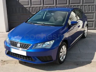 Usado Seat Leon Reference 110 CV (80 kW) 2017 Azul Berlina