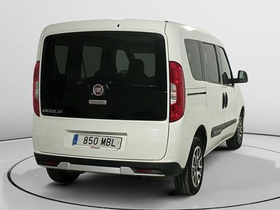 Usado Fiat Doblò Trekking 120 CV (88 kW) 2022 Blanco Monovolumen