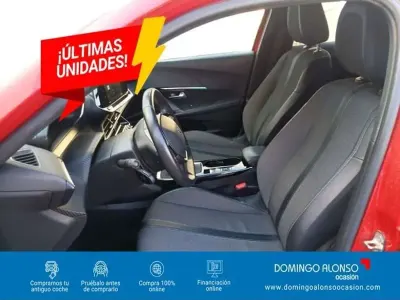 Usado Peugeot 2008 Allure 101 CV (74 kW) 2023 Rojo SUV