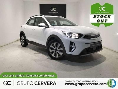 Usado Kia Stonic 101 CV (74 kW) 2024 Blanco SUV