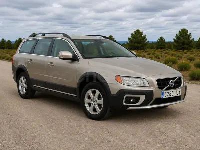 Usado Volvo XC70 Kinetic 163 CV (119 kW) 2012 Beige Familiar