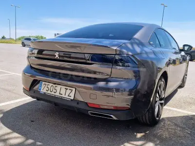 Usado Peugeot 508 GT 130 CV (95 kW) 2021 Gris / plata Berlina