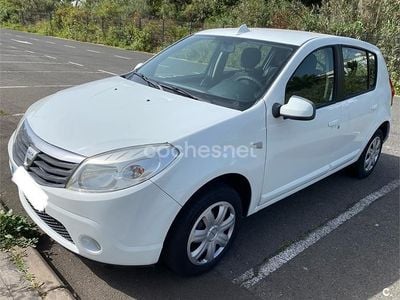 Usado Dacia Sandero Lauréate 75 CV (55 kW) 2011 Blanco Berlina
