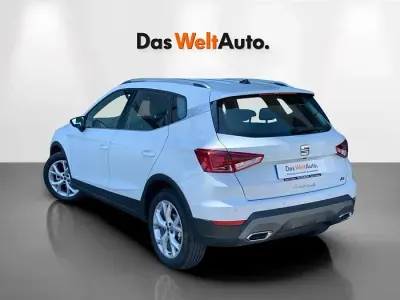 Usado Seat Arona FR 115 CV (84 kW) 2025 Blanco SUV