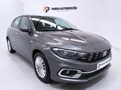Usado Fiat Tipo Life 130 CV (95 kW) 2021 Gris / plata Berlina
