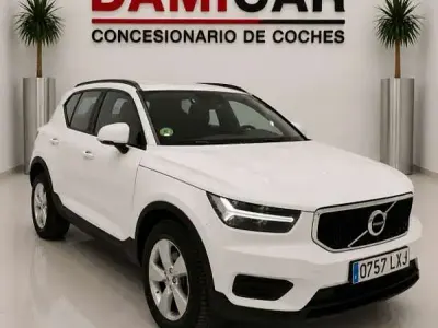 Usado Volvo XC40 Momentum 129 CV (94 kW) 2022 Blanco SUV
