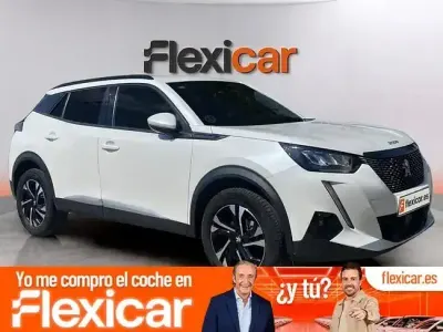 Usado Peugeot 2008 Allure 130 CV (95 kW) 2020 Blanco SUV
