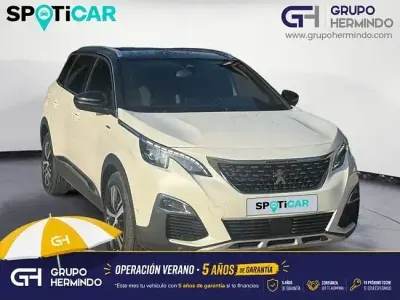 Usado Peugeot 5008 GT-line 130 CV (95 kW) 2021 Blanco SUV