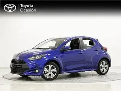Usado Toyota Yaris Hybrid Active 116 CV (85 kW) 2025 Azul