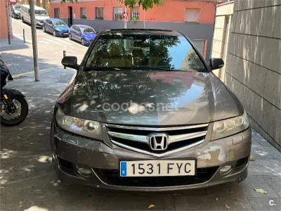 Usado Honda Accord Comfort 155 CV (114 kW) 2007 Gris / plata Berlina