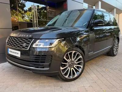 Usado Land Rover Range Rover Vogue 525 CV (386 kW) 2020 Gris / plata SUV