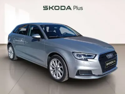 Usado Audi A3 Sportback Design 150 CV (110 kW) 2018 Plateado Utilitario