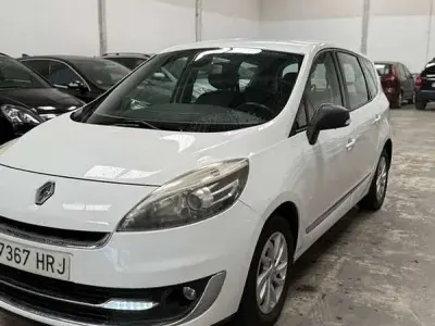 Usado Renault Scénic III Dynamique 109 CV (80 kW) 2013 Blanco Utilitario