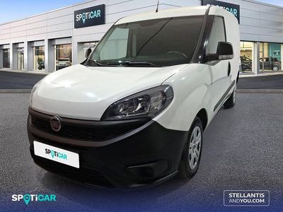 Usado Fiat Doblò 90 CV (66 kW) 2022 Blanco Monovolumen