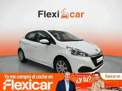 Usado Peugeot 208 Active 82 CV (60 kW) 2018 Blanco Utilitario