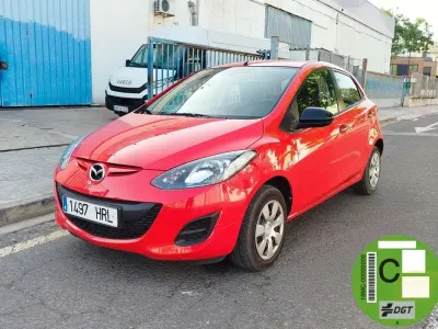 Usado Mazda 2 75 HP (55 kW) 2013 Vermelho Citadino