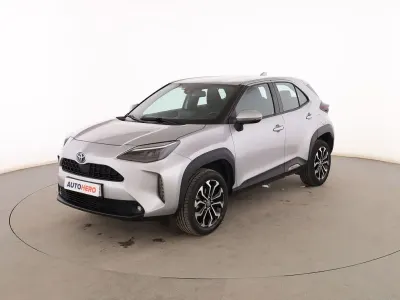 Usado Toyota Yaris Cross Active 116 CV (85 kW) 2022 Gris SUV