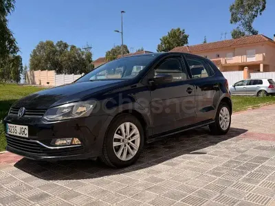 Usado VW Polo Advance 75 CV (55 kW) 2015 Negro Berlina