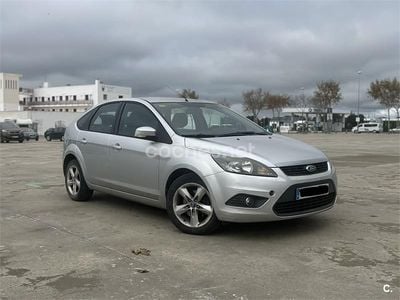 Gris / plata Usado 2009 Ford Focus Trend Berlina | 4500 € (Precio justo)