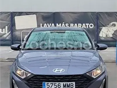 Usado Hyundai i20 84 CV (61 kW) 2024 Gris / plata Utilitario