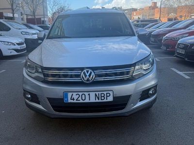 Usado VW Tiguan Business 140 CV (102 kW) 2015 Gris / plata SUV