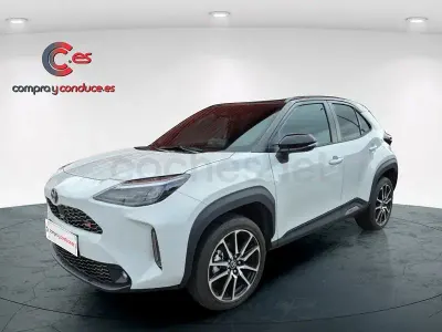 Usado Toyota Yaris Cross Sport 130 CV (95 kW) 2025 Gris / plata SUV