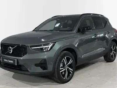 Usado Volvo XC40 Plus 163 CV (119 kW) 2025 Gris SUV