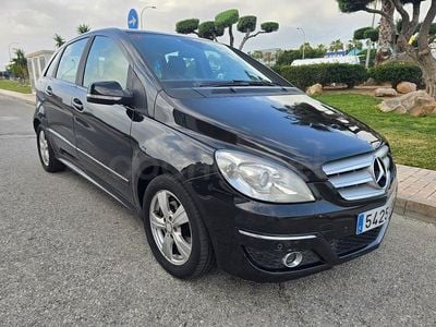 Usado Mercedes B180 109 CV (80 kW) 2011 Negro Monovolumen