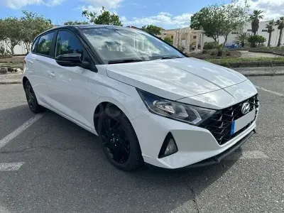 Usado Hyundai i20 100 HP (73 kW) 2021 Branco Citadino