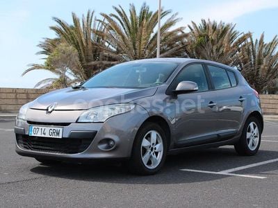 Gris / plata Usado 2010 Renault Mégane Dynamique Berlina | 4990 € (Precio justo)