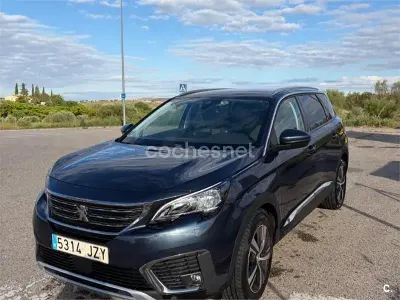 Używany Peugeot 5008 Allure 120 KM (88 kW) 2017 Niebieski SUV