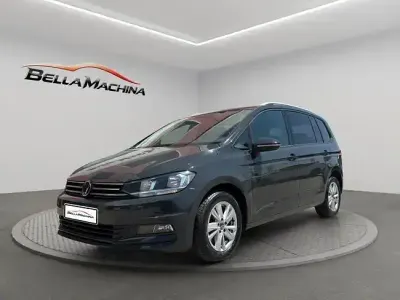 Usado VW Touran Advance 115 CV (84 kW) 2021 Gris Monovolumen