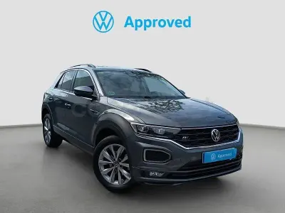 Usado VW T-Roc Advance 110 CV (80 kW) 2022 Gris / plata SUV
