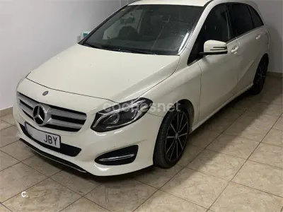 Usado Mercedes B180 Urban 109 CV (80 kW) 2015 Blanco Utilitario