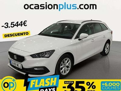 Usado Seat Leon ST Style 131 CV (96 kW) 2023 Blanco Familiar