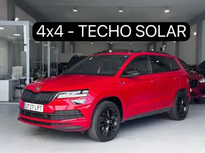 Usado Skoda Karoq SportLine 150 CV (110 kW) 2021 Rojo SUV