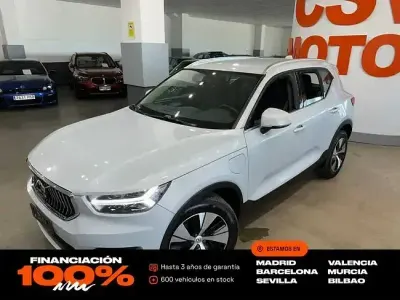 Käytetty Volvo XC40 Inscription 262 HP (192 kW) 2021 Harmaa Katumaasturi