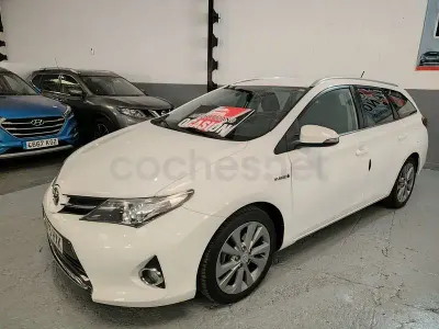 Usado Toyota Auris Hybrid