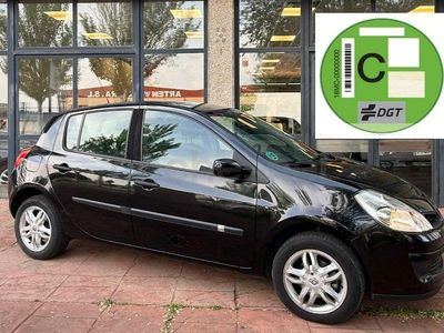 Begagnad Renault Clio II 75 HK (55 kW) 2007 Svart Sedan