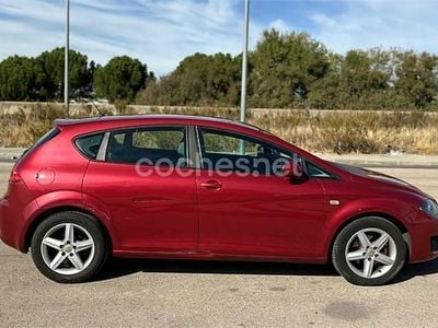 Rojo Usado 2010 Seat Leon Reference Berlina | 3799 € (Precio justo)