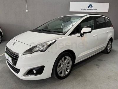 Usado Peugeot 5008 Allure 130 CV (95 kW) 2016 Blanco Monovolumen