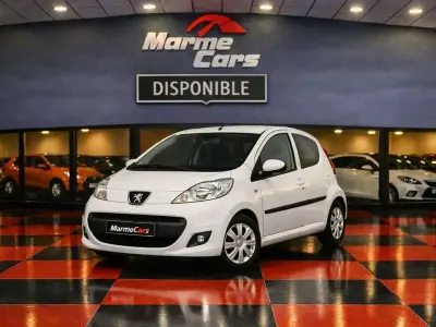 Usado Peugeot 107 54 CV (39 kW) 2007 Blanco Utilitario