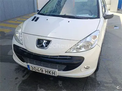 Usado Peugeot 206+ 70 CV (51 kW) 2012 Blanco Utilitario